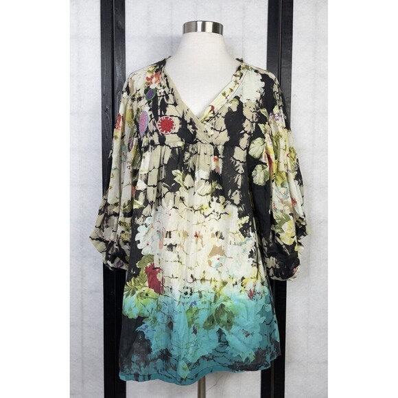 Tianello Tops - Tianello Floral Top. Size: L